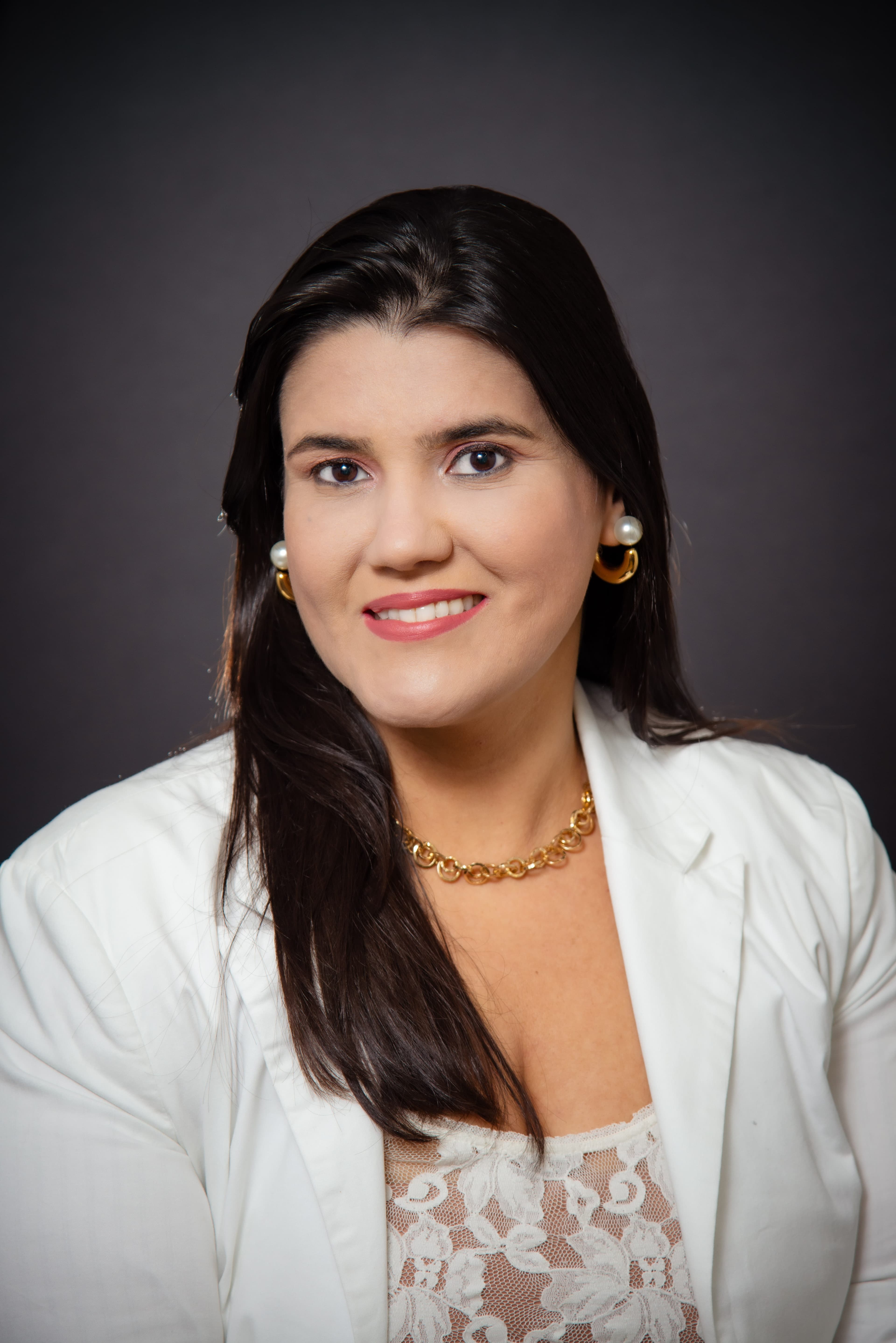 Dra. Mirena Amily Valério Bastos Domingues